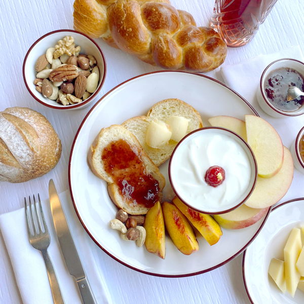 petit-dejeuner-a-table