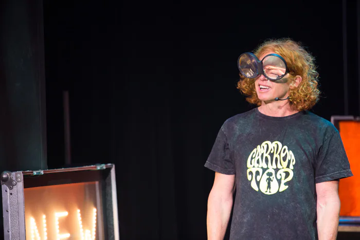 Carrot Top Uploaded on 2021-12-14