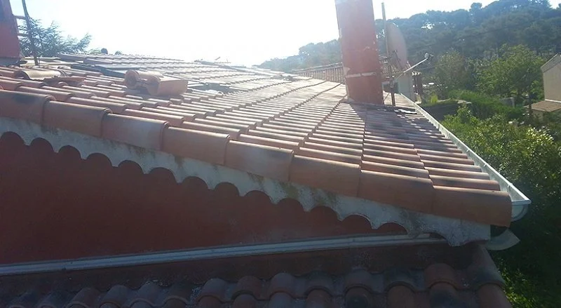 Rénovation de la couverture en tuiles romanes d’une villa à Mougins — photo 20 sur 24 — CEG TOITURE