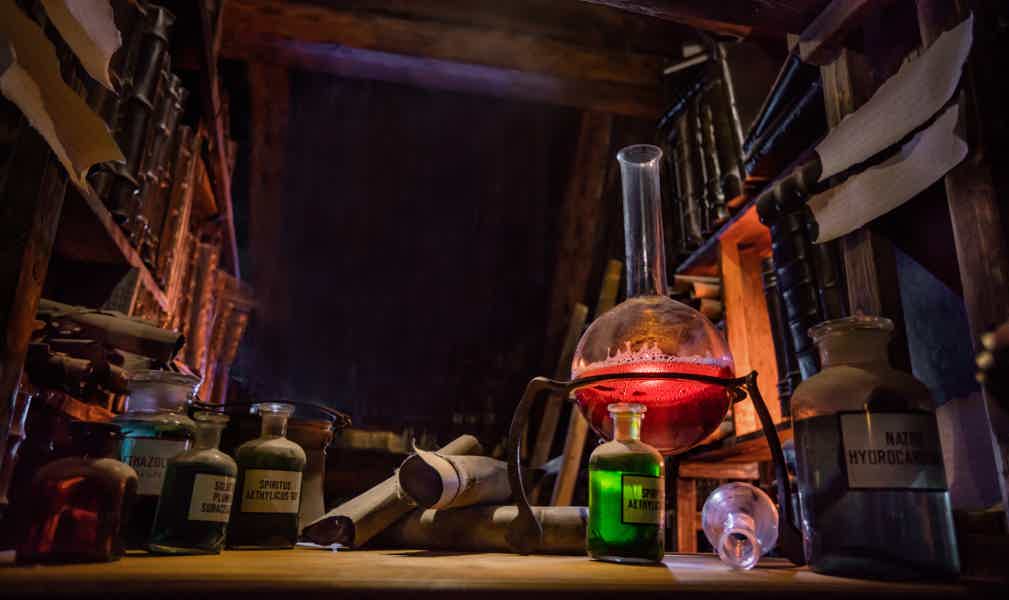Alchemy and Mysteries of Prague Castle Walking Tour - photo 4