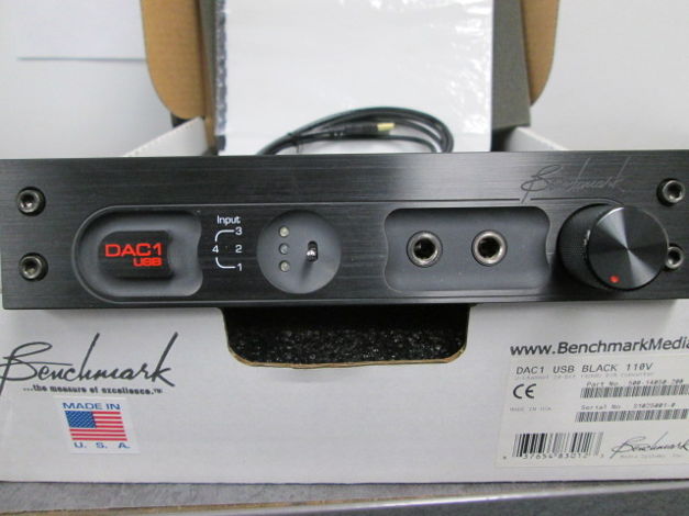 Benchmark Media Systems Dac 1 USB Original box & access...