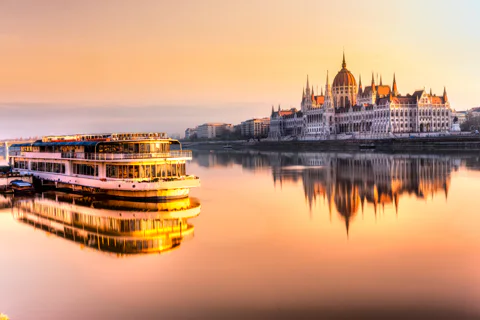 Night Walking Tour with Danube River Cruise