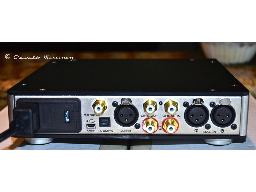 Grace Design m902 • Stereo Reference DAC & Headphone Amplifer! (w/remote)