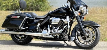 2022 HARLEY-DAVIDSON ELECTRA GLIDE STANDARD motorcycle for rent near Hialeah, FL