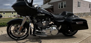 2023 HARLEY-DAVIDSON ROAD GLIDE motorcycle for rent near Rapid City, SD