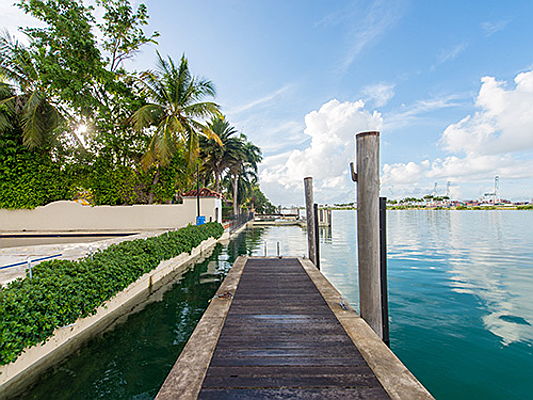  Vilamoura / Algarve
- The US rapper Birdman has sold his estate on Palm Island in Florida with Engel & Völkers for 10.85 million US dollars. (Image source: Justin Namon, Ra-Haus Photography)