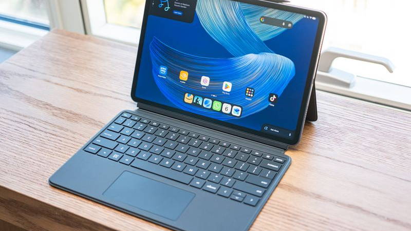 Image may contain: Computer, Electronics, Laptop, Pc, Tablet Computer, Surface Computer, and Computer Hardware