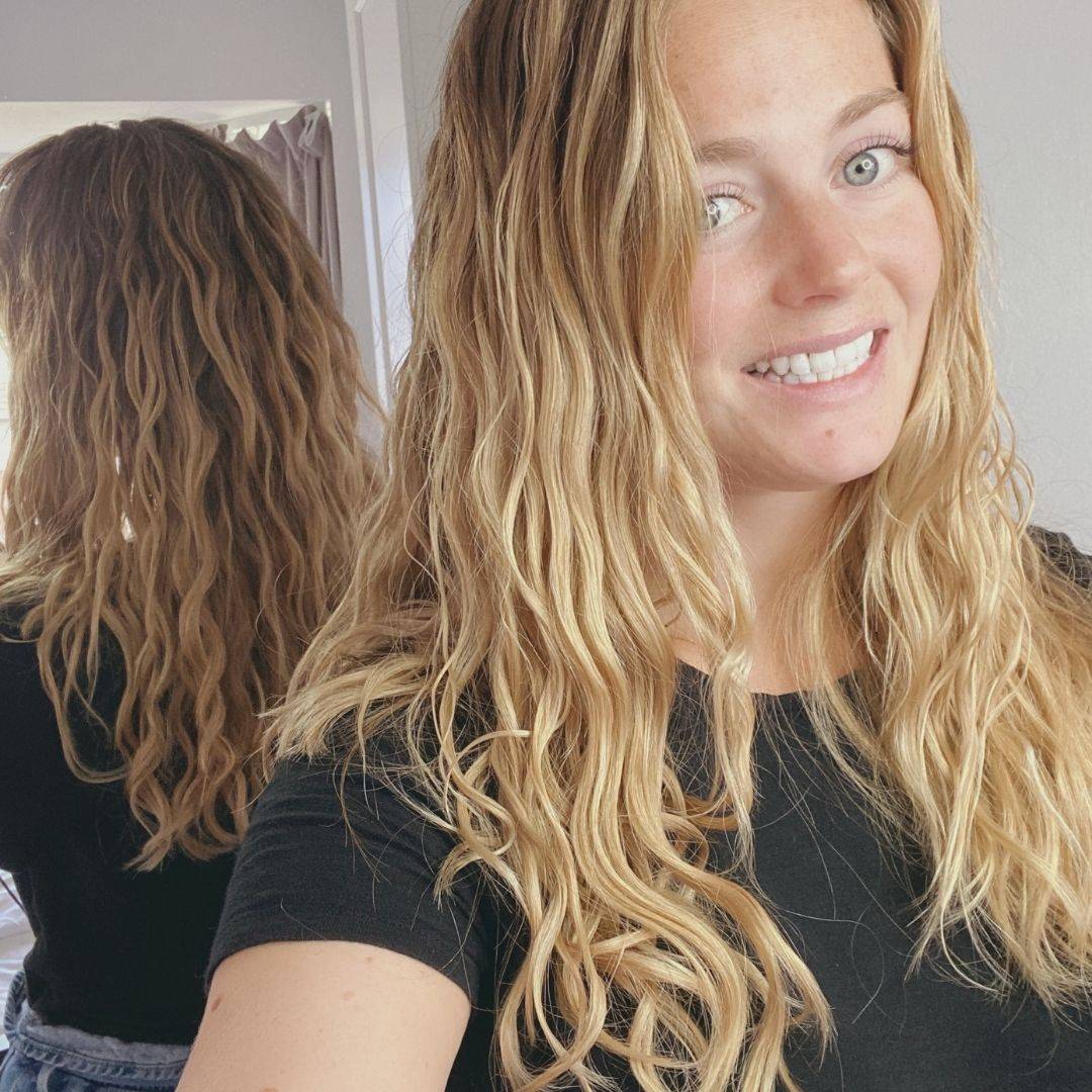 Image of lady with wavy hair