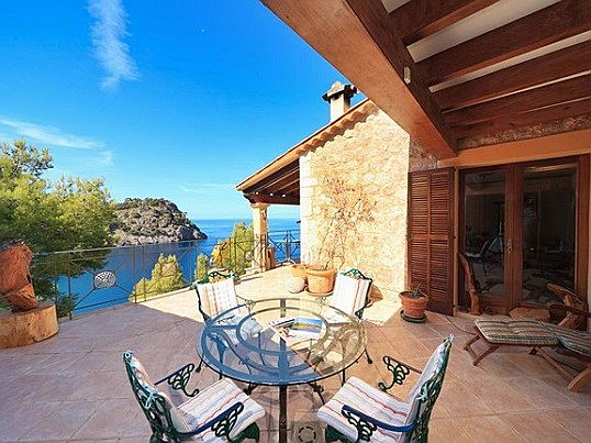  Balearen
- Herrlicher Blick auf Mallorcas Nordküste, von der Terrasse dieses Hauses auf Mallorca