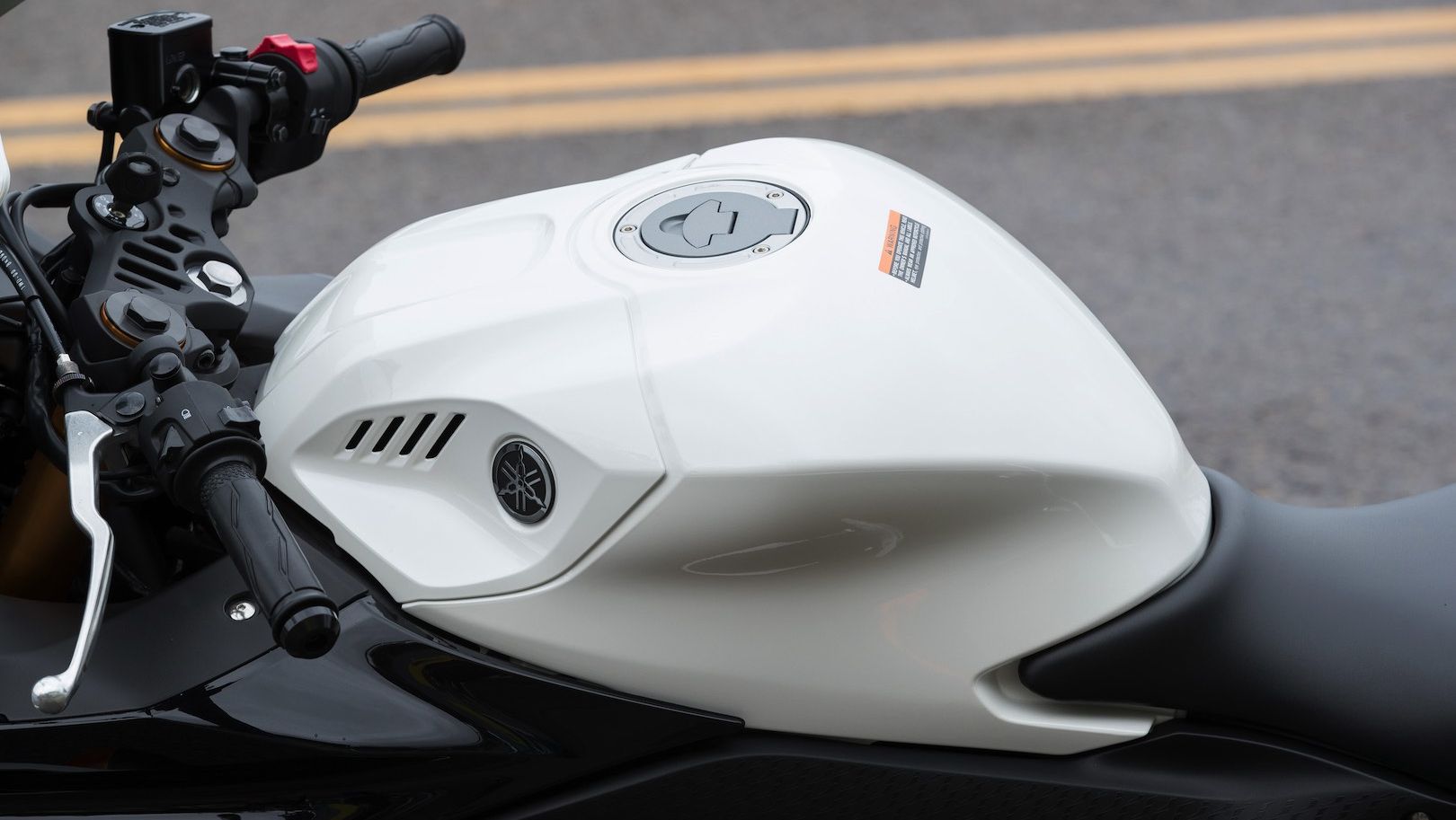 YAMAHA YZF-R3 for rent near Los Angeles CA Riders Share