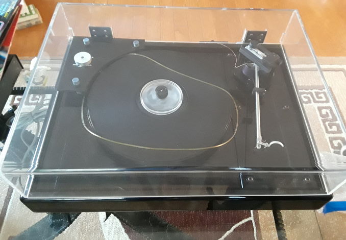 VPI Industries HW-19 turntable upgraded Well Tempered arm