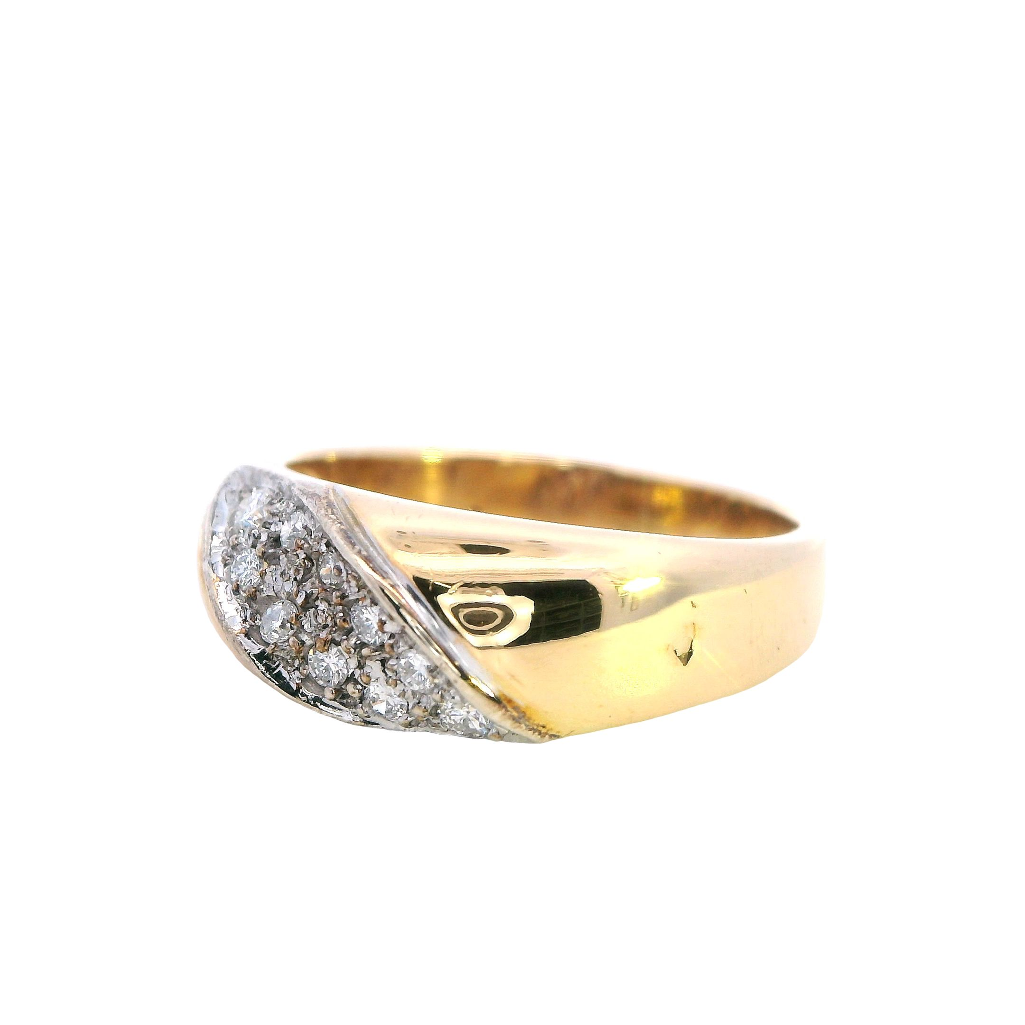 Yellow 18ct Gold Diamond Ring - Image 3