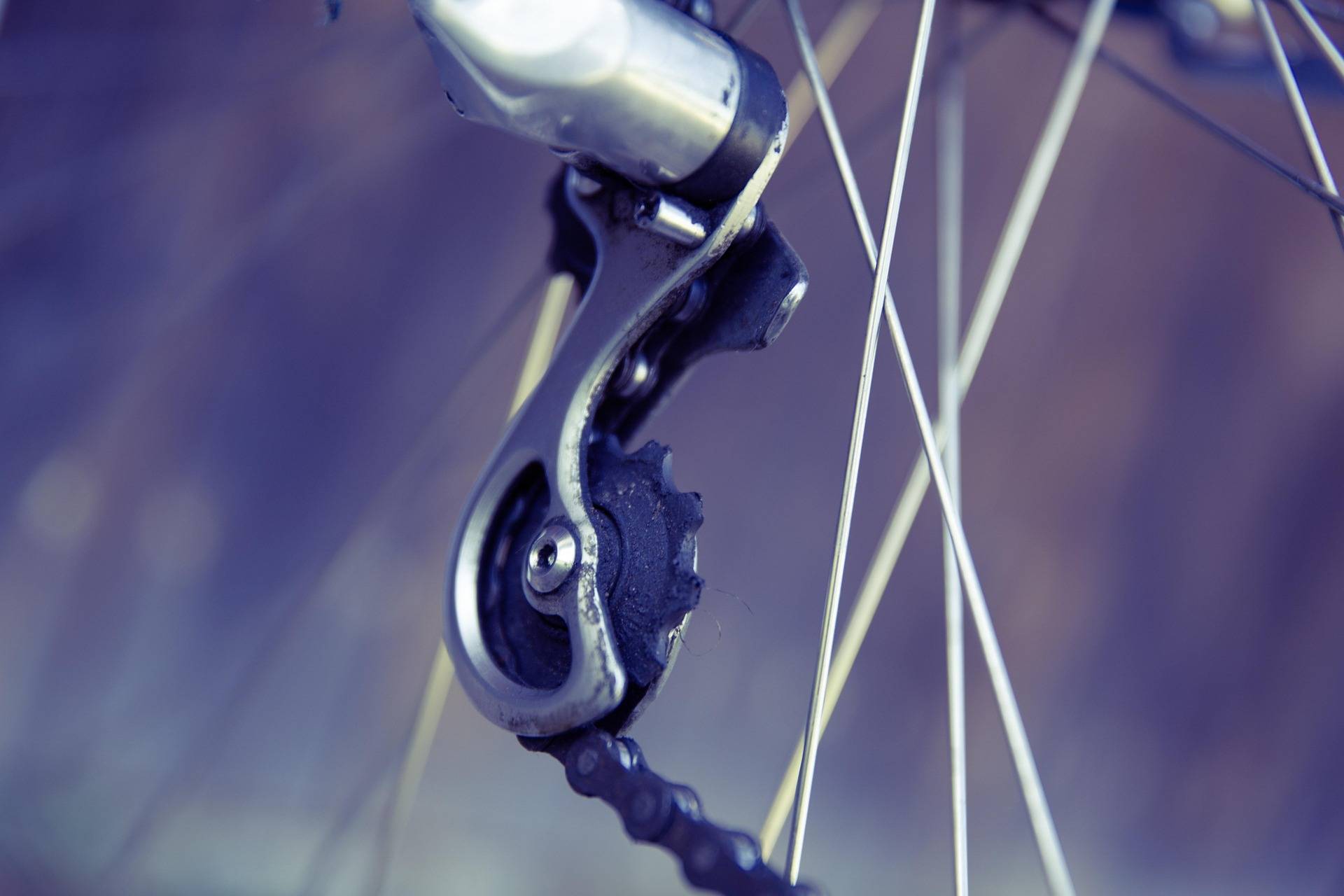 Dérailleur arrière de vélo avec sa chape et ses galets