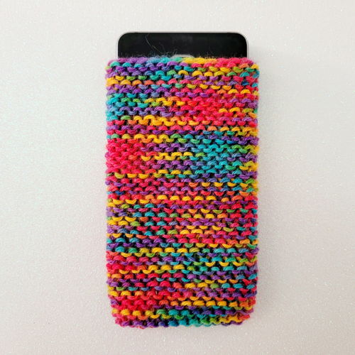 Padrão fácil de tricotar meias para celular com fio de 8 camadas – 3 versões