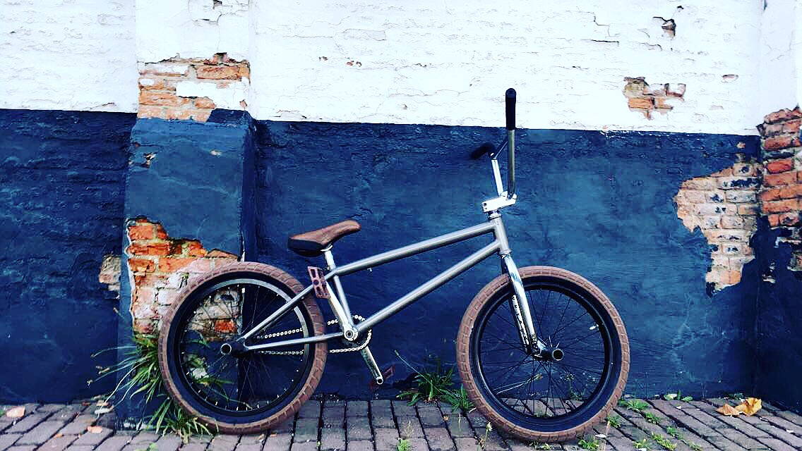 What bikes do you guys recommend for slightly taller riders