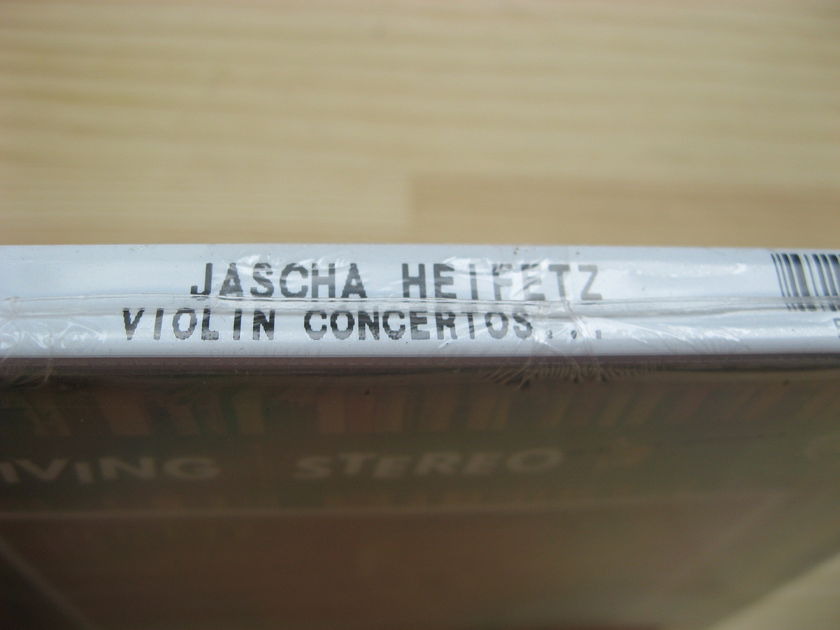 Jascha Heifetz - Bruch Scottish Fantasy & Vieuxtemps Concerto No. 5 SACD