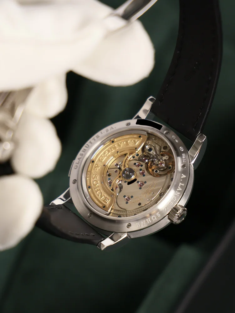 Daymatic with original 950 Platinum deployment clasp