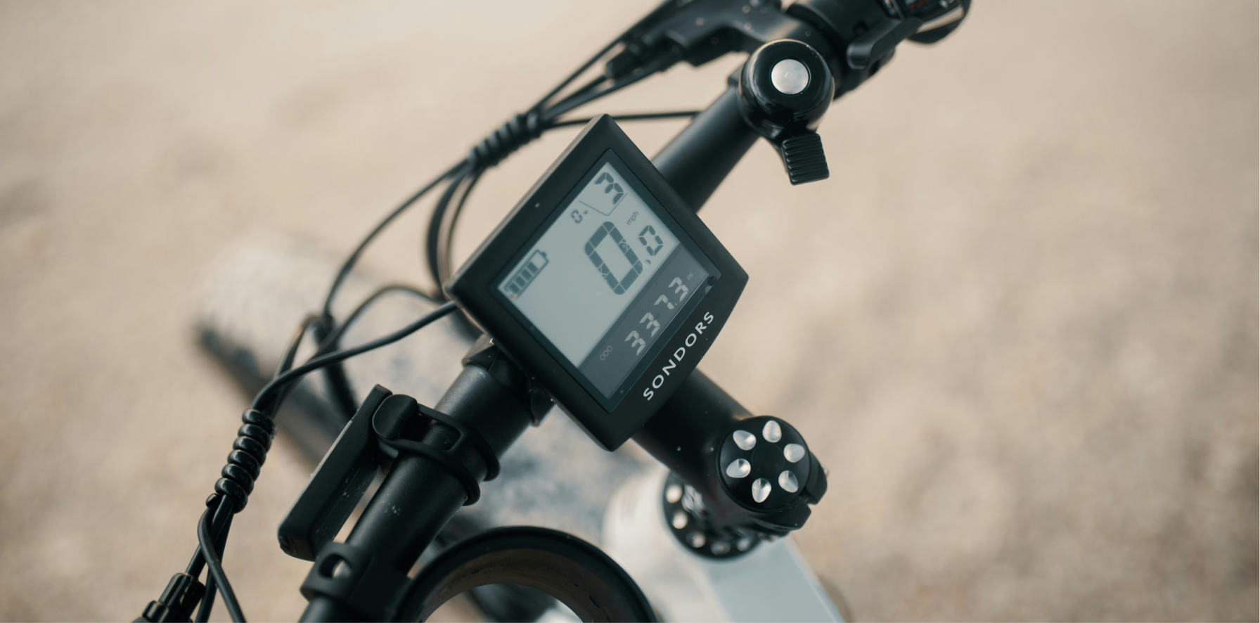 bateria electrica de una ebike en la rueda trasera