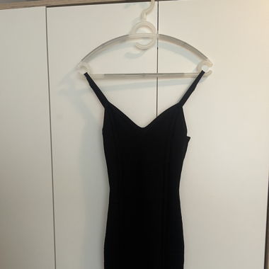 Schwarzes Guess Kleid