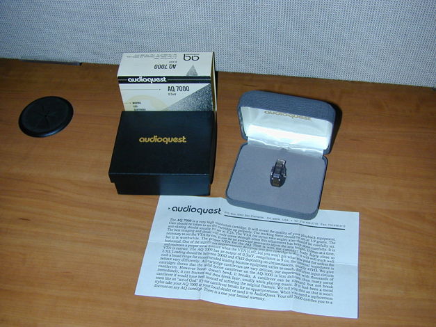 AudioQuest AQ 7000 with Box & Manual