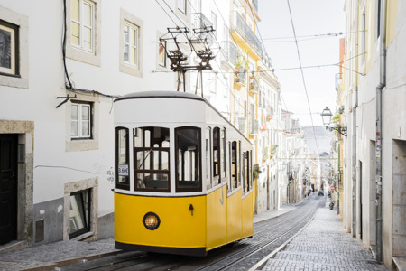 LIS tram PickYourDay.jpg