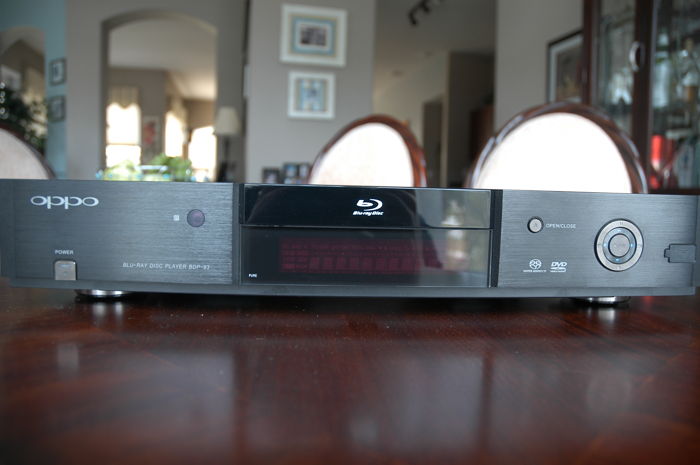 Oppo bdp-83 blu ray/ SACD/ DVD audio player