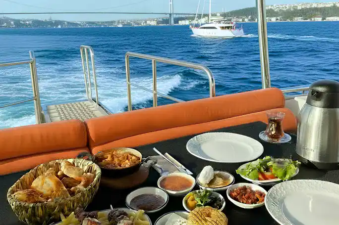Bosphorus Morning Yacht Tour with Breakfast