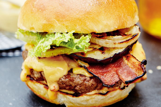 Burgers with Bacon and Chipotle Cheese Sauce