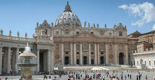 Радио Ватикана начало вещать на латыни