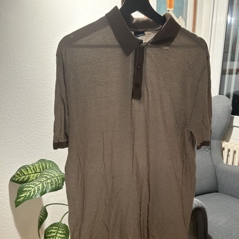 Brown Polo shirt with pattern