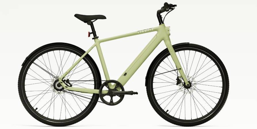 Gazelle Paris C7 elektrische stadsfiets met lage instap, afgebeeld in zijaanzicht op neutrale achtergrond, met Bosch middenmotor, gesloten kettingkast, verende voorvork en zadelpen, MIK-bagagedrager en spatborden – gericht op comfortabel dagelijks gebruik en woon-werkverkeer.