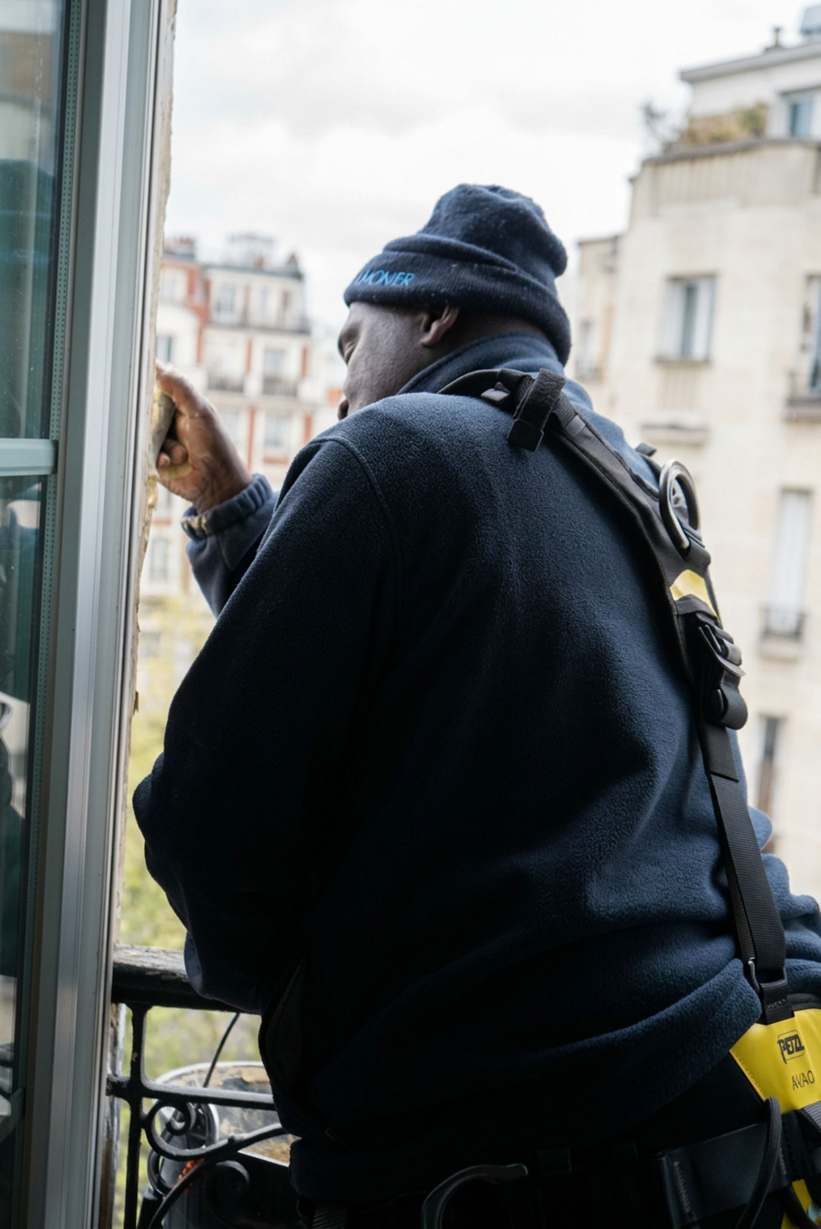 CLICHY : Quand la toiture s'élève au rang d'artisanat