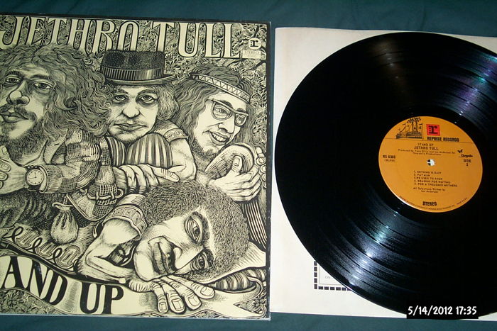 Jethro Tull - Stand UP lp nm with pop up cover