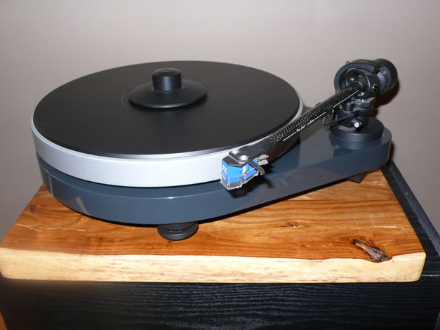 Project RM-5 se turntable with Sumiko BPII cartridge