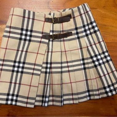 Burberry’s mini skirt size XXS/XS