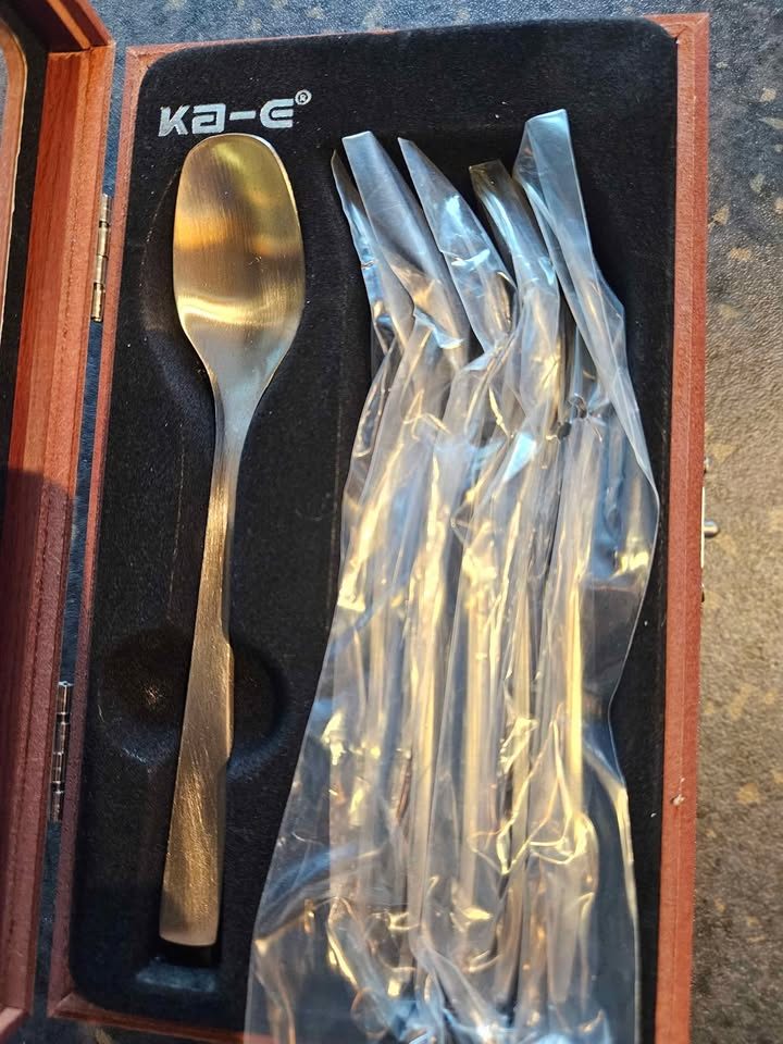 Teaspoons 3 Sets of 6 pieces, in Presentation Box. - Image 3
