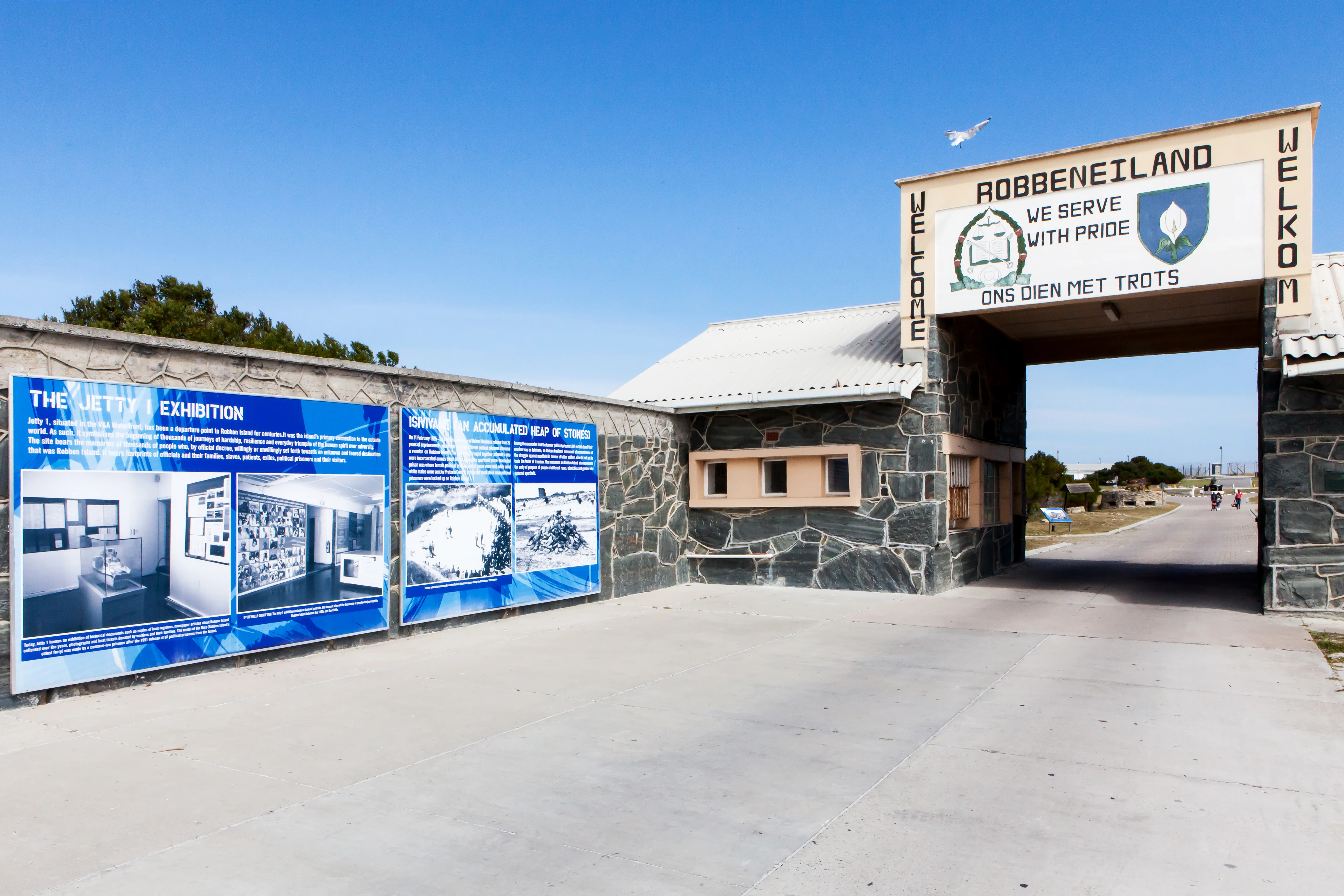 Footsteps to Freedom city walking tour and Robben Island