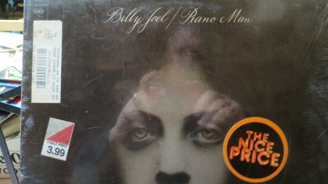 BILLY JOEL - PIANO MAN SHRINK STILL ON COVER