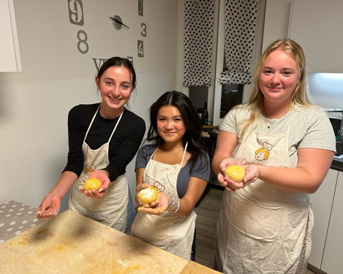 Esperienze gastronomiche Modena: Tradizioni culinarie di Modena: il segreto delle tigelle