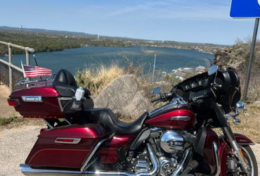 2016 HARLEY-DAVIDSON TOURING ELECTRA GLIDE ULTRA CLASSIC LOW (TWO TONE) motorcycle for rent near Round Rock, TX