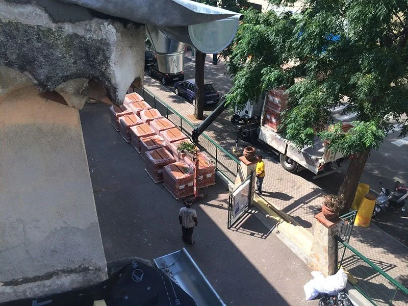 Réfection de la toiture de l’école de Menton en tuiles romanes — photo 4 sur 9 — CEG TOITURE