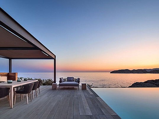  Balearen
- Villa mit Terrasse und Meerblick, Infinity-Pool und Horizont mit Sonnenuntergang in Santa Ponsa auf Mallorca