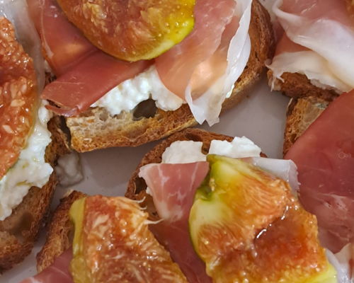 Cooking classes Florence: Tuscan Bruschetta & tiramisu: a journey of authentic flavour