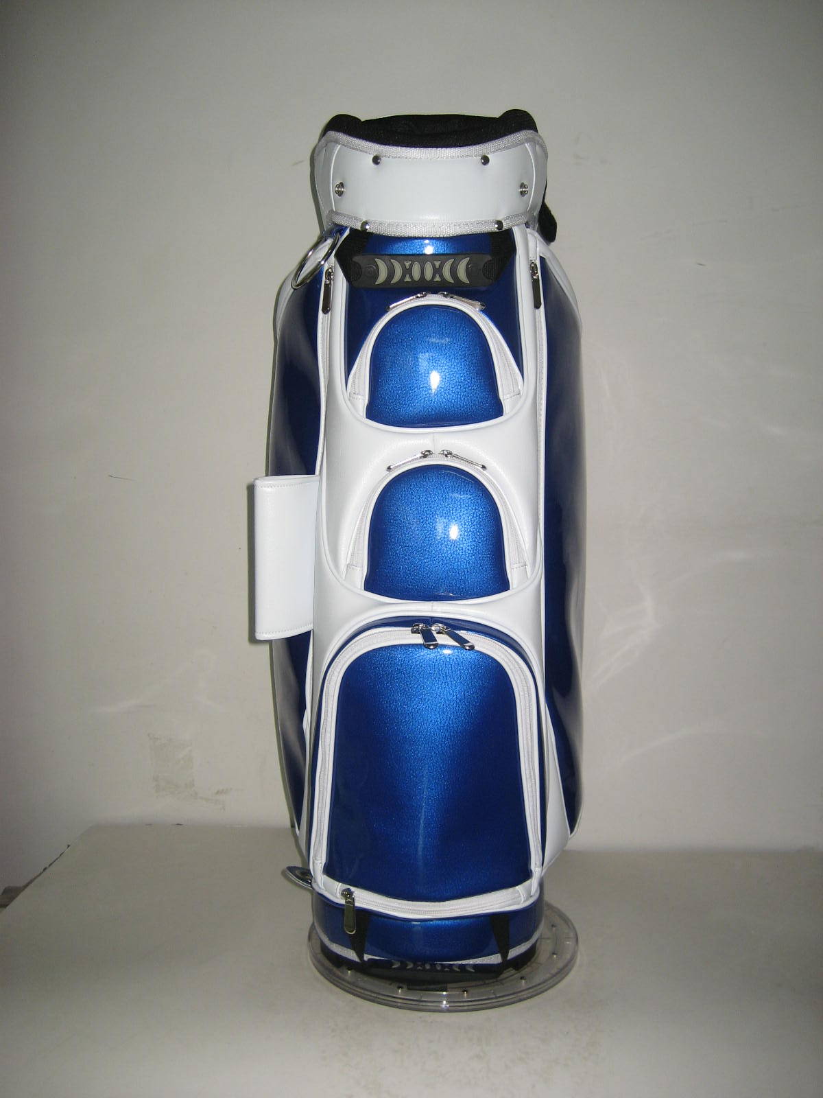 Customised football club golf bags by Golf Custom Bags 98