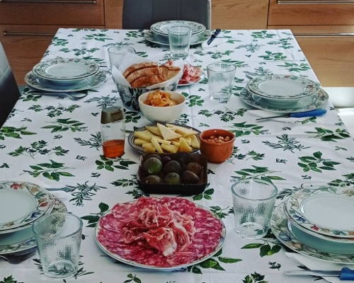 Corsi di cucina Casaleggio Boiro: Piemontemare: un'esperienza gastronomica unica