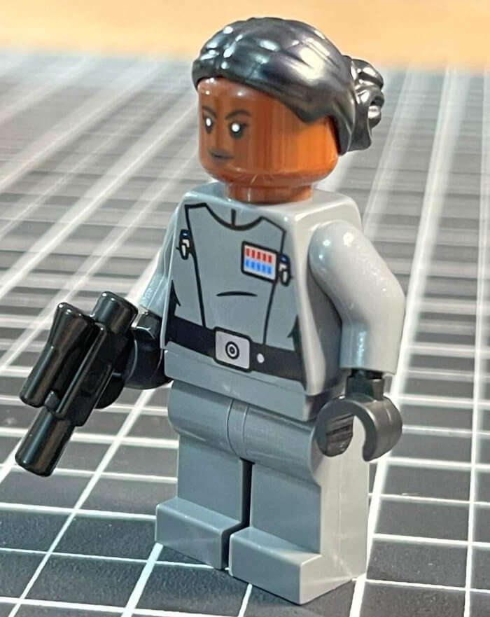 LEGO Star Wars Vice Admiral Sloane Minifigure front