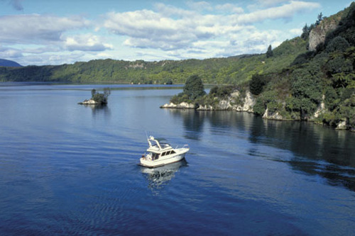 9. Экскурсия на Голубое и Зеленое озера, посещение озера Таравера. Роторуа.