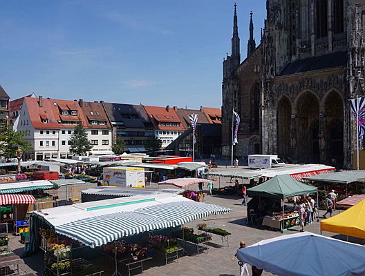  Ulm
- Wochenmarkt