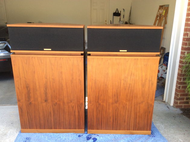 KLIPSCH KLIPSCHORN LIKE NEW WITH PAPERWORK