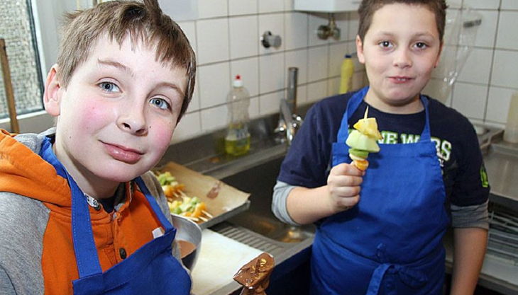 toms event und genussdienst kinder mit häpchen